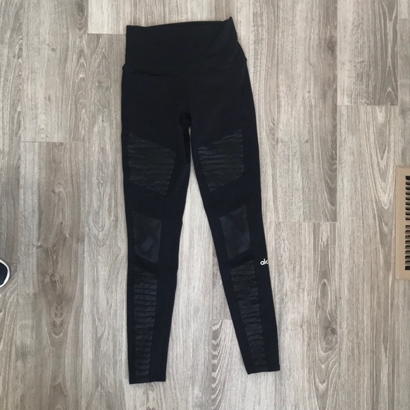 ALO Yoga Pants - ALO yoga high waisted Moto leggings XS